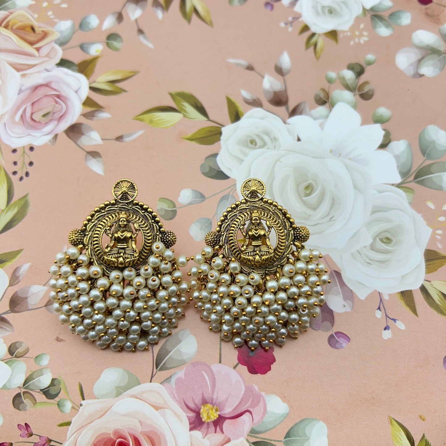Lakshmi earrings - Heavy studs