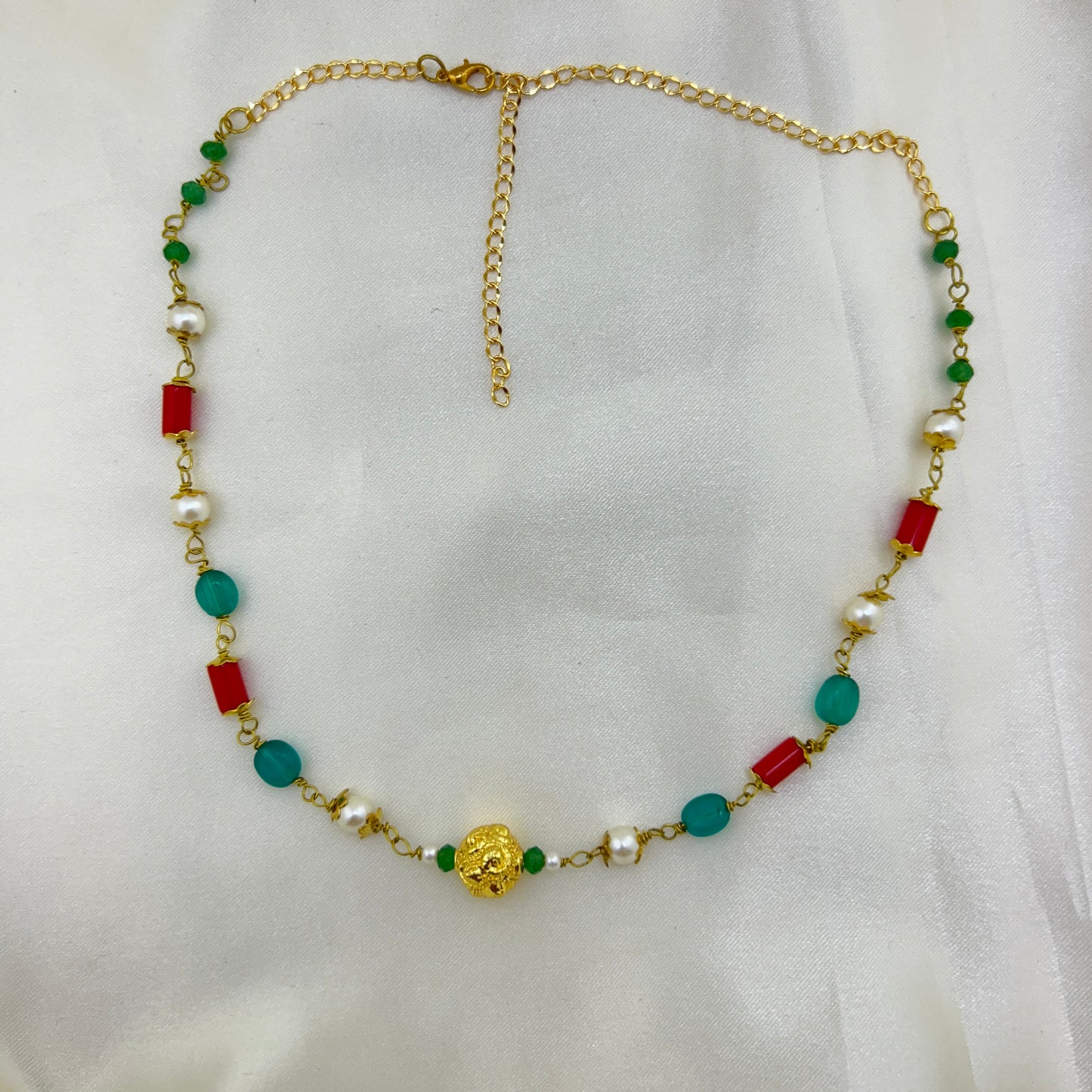 Semi-precious beaded short necklace