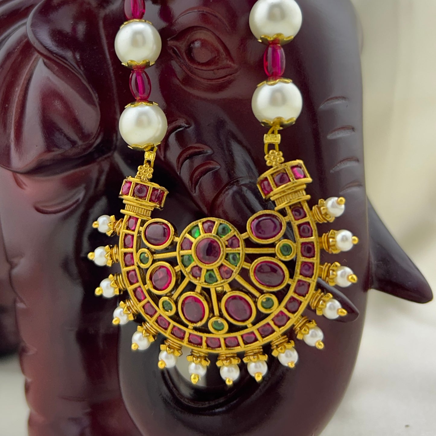 Pearl and ruby long necklace with Jadavu pendant and earrings