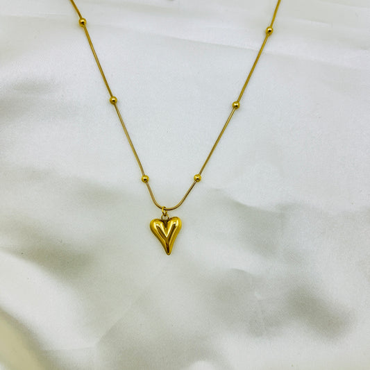 Beautiful heart pendant - necklace and earring set