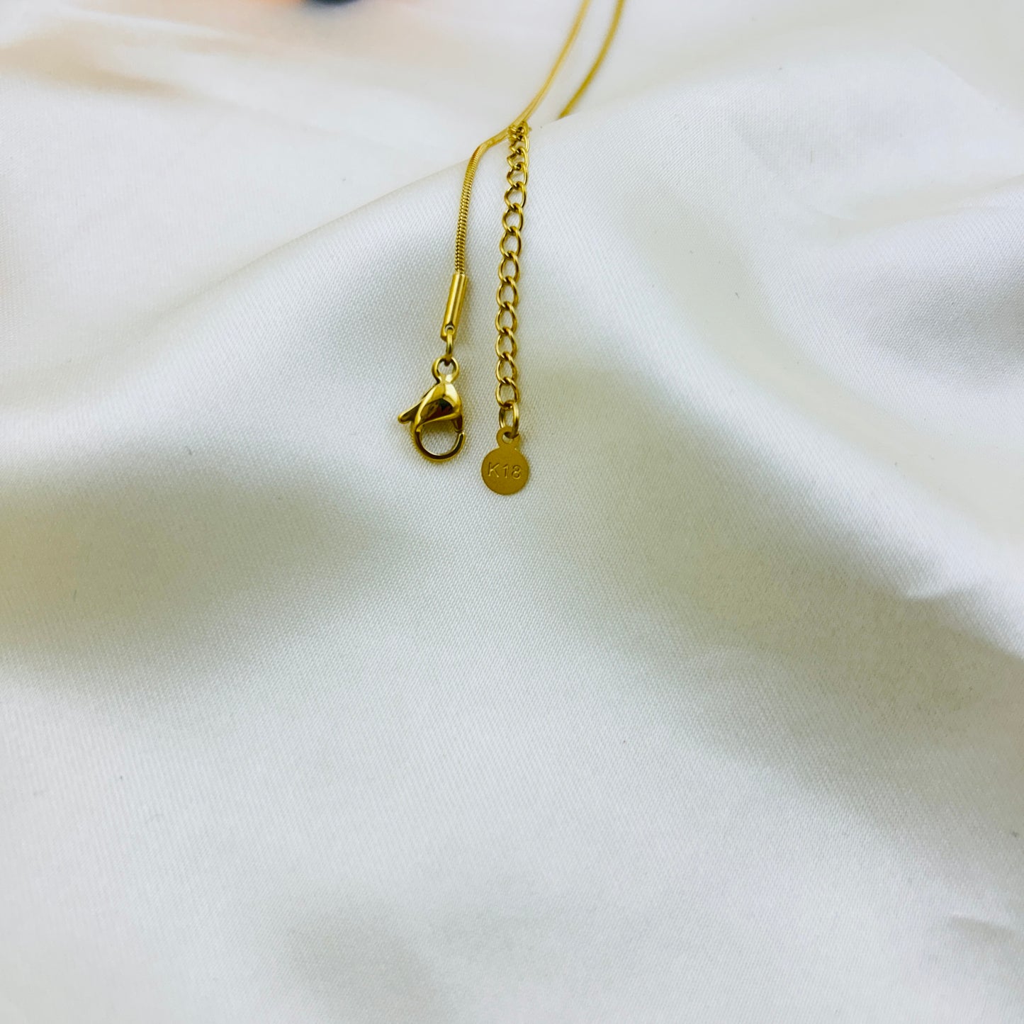 Golden oval shell enamel pendant demifine necklace