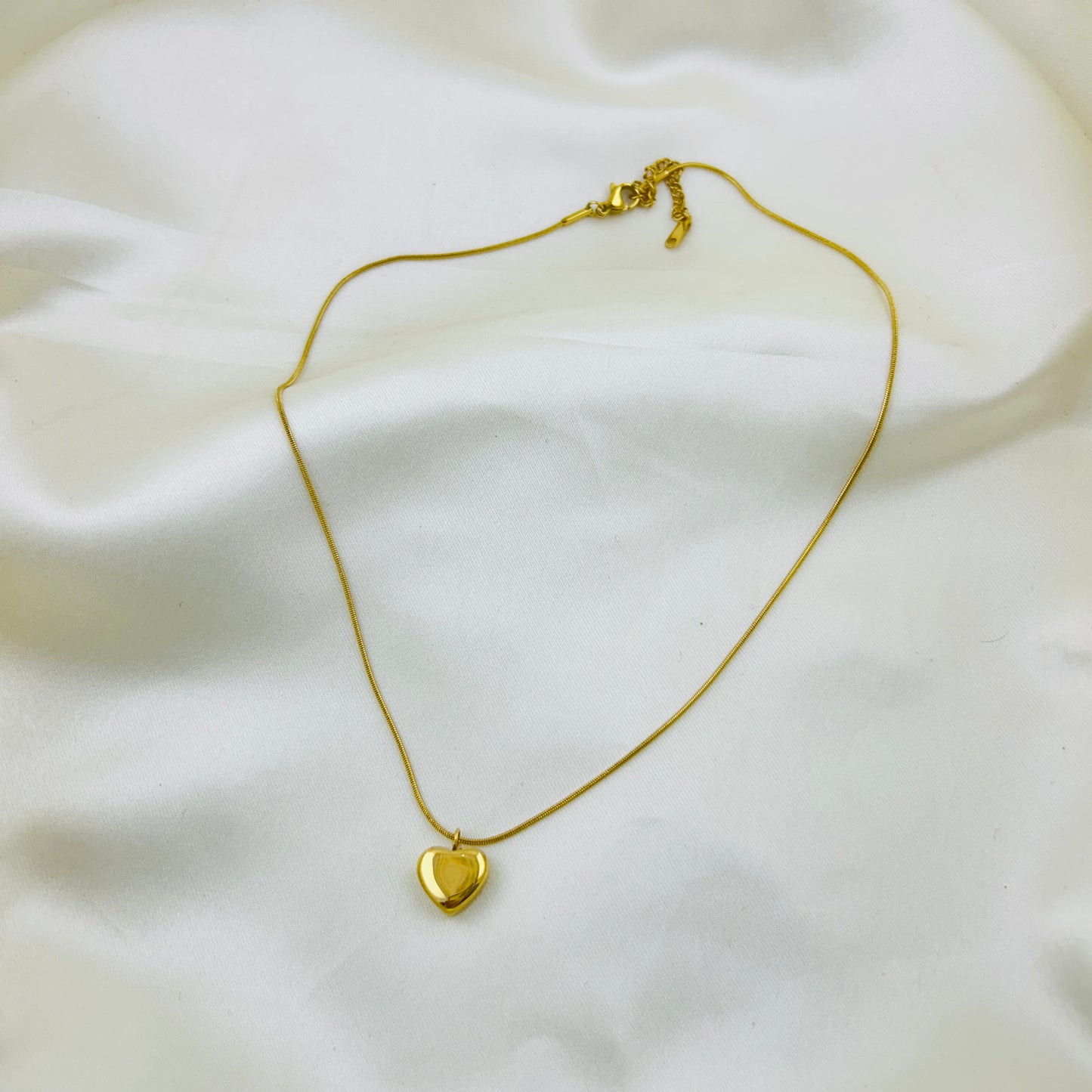 Beautiful heart pendant and chain demifine necklace