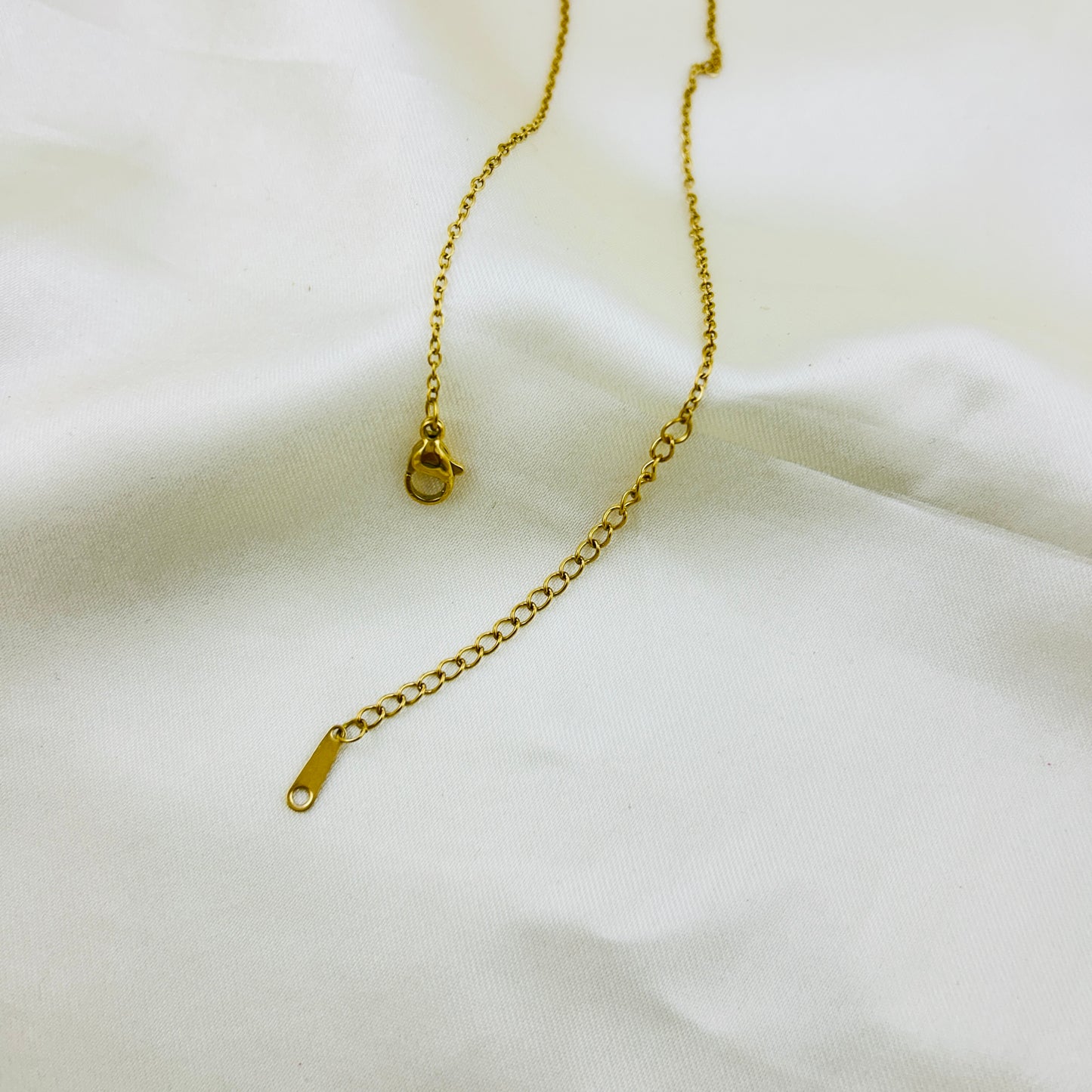 Multiple heart pendants around thin chain - Demifine necklace