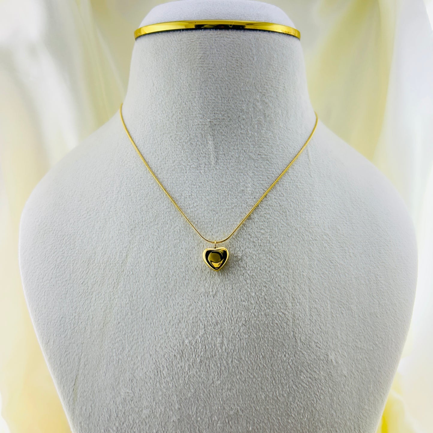 Beautiful heart pendant and chain demifine necklace