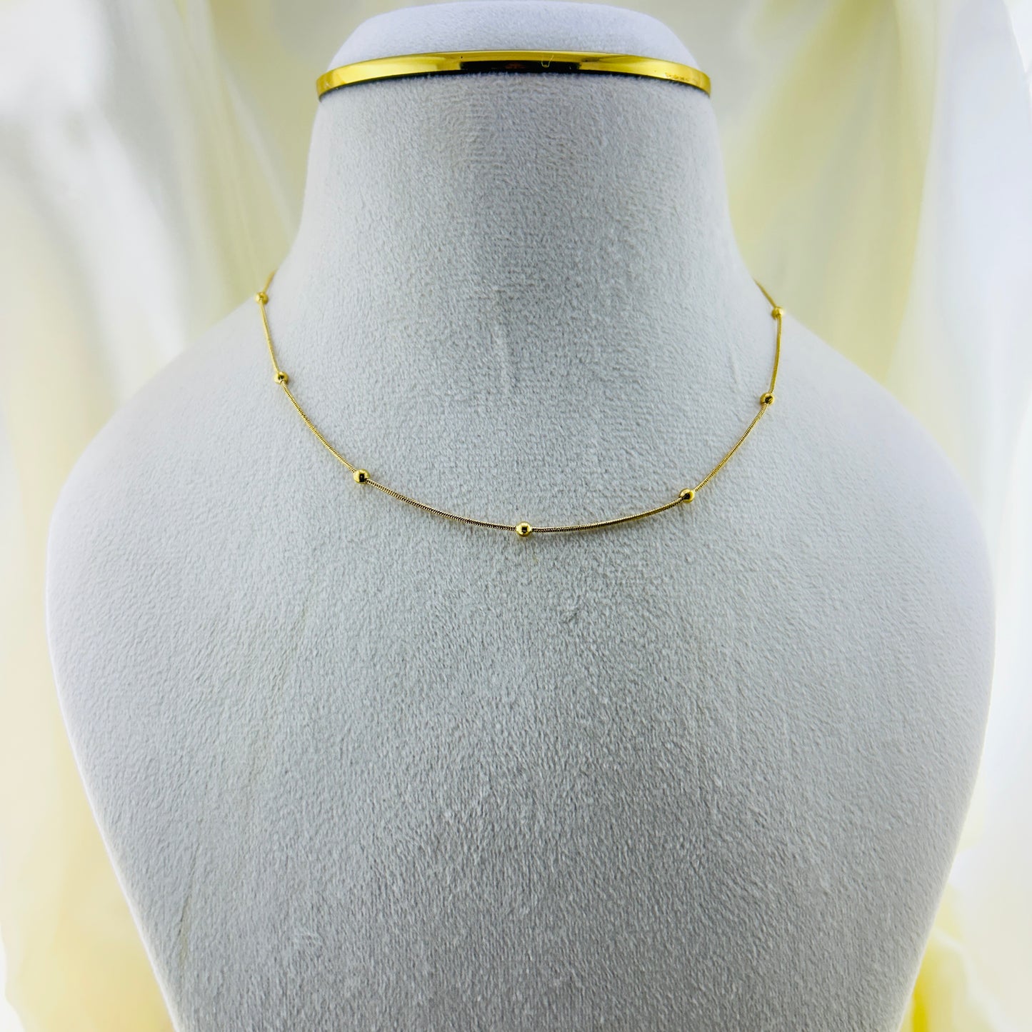 Single layer tiny golden beaded thin demifine necklace