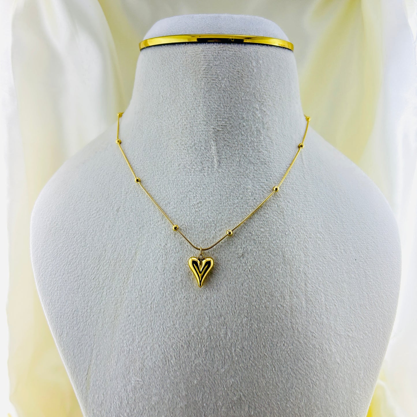 Beautiful heart pendant - necklace and earring set