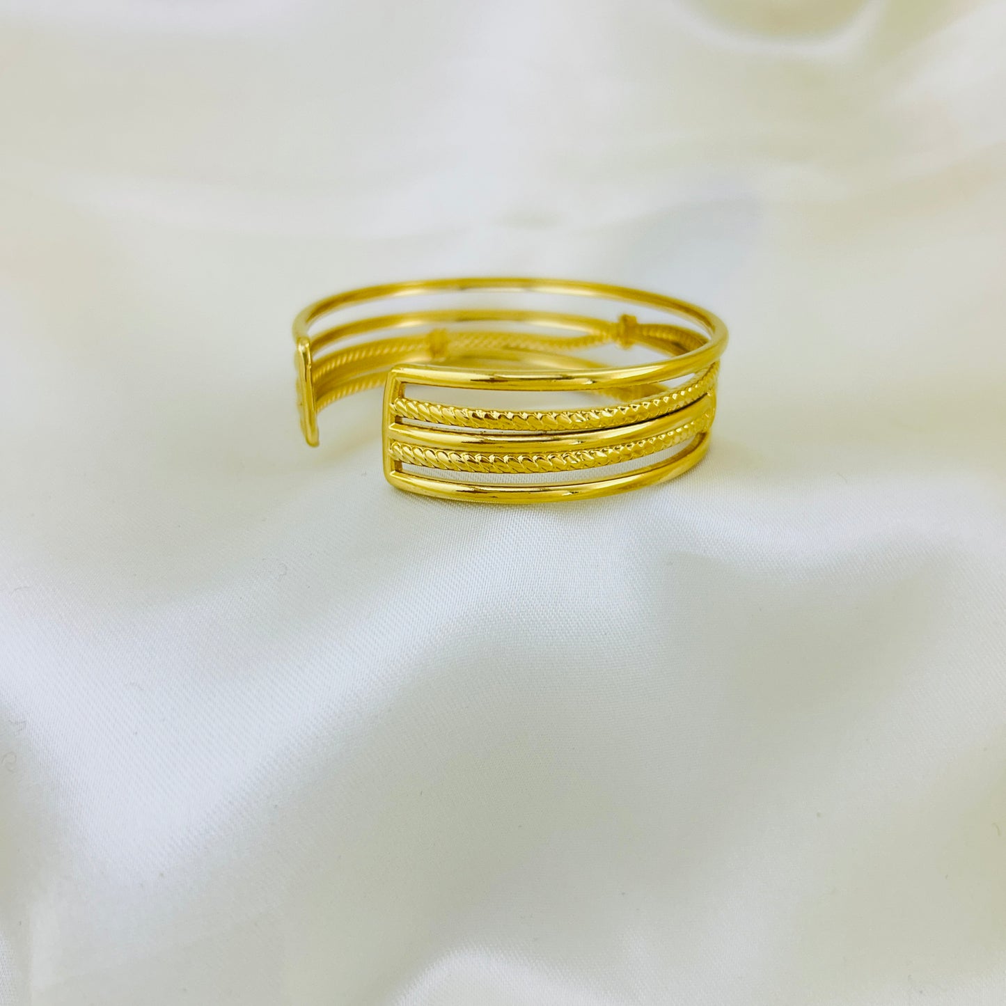 Five layer textured golden cuff bracelet - kada