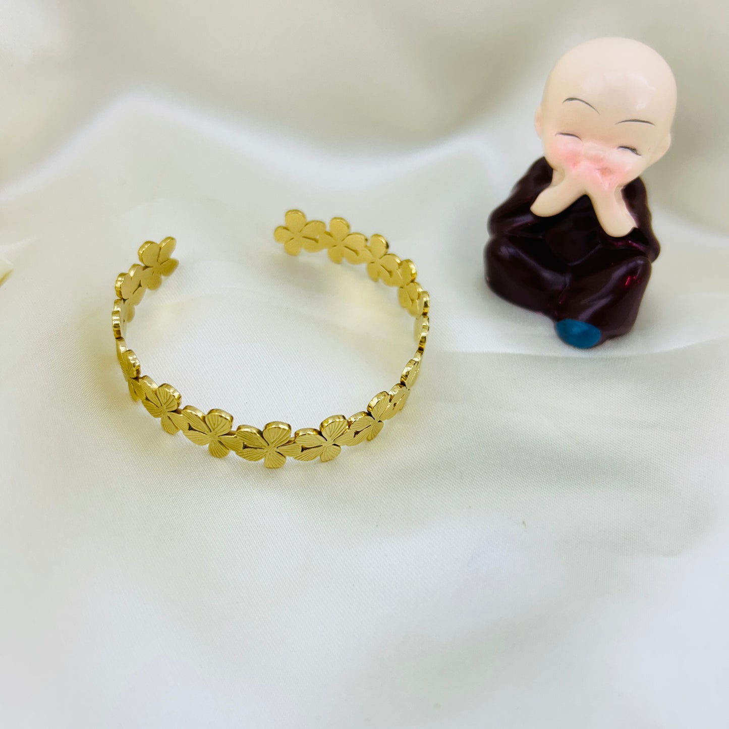 Flower cuff bracelet - adjustable kada