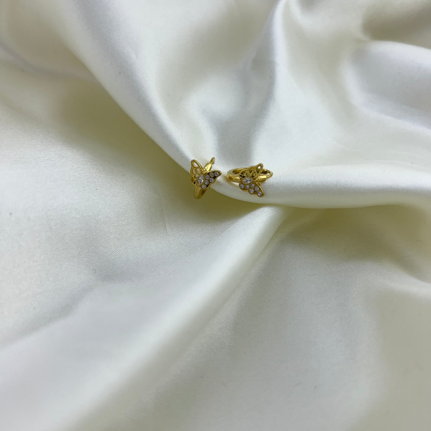 Trendy butterfly rings - minimal hoop earrings