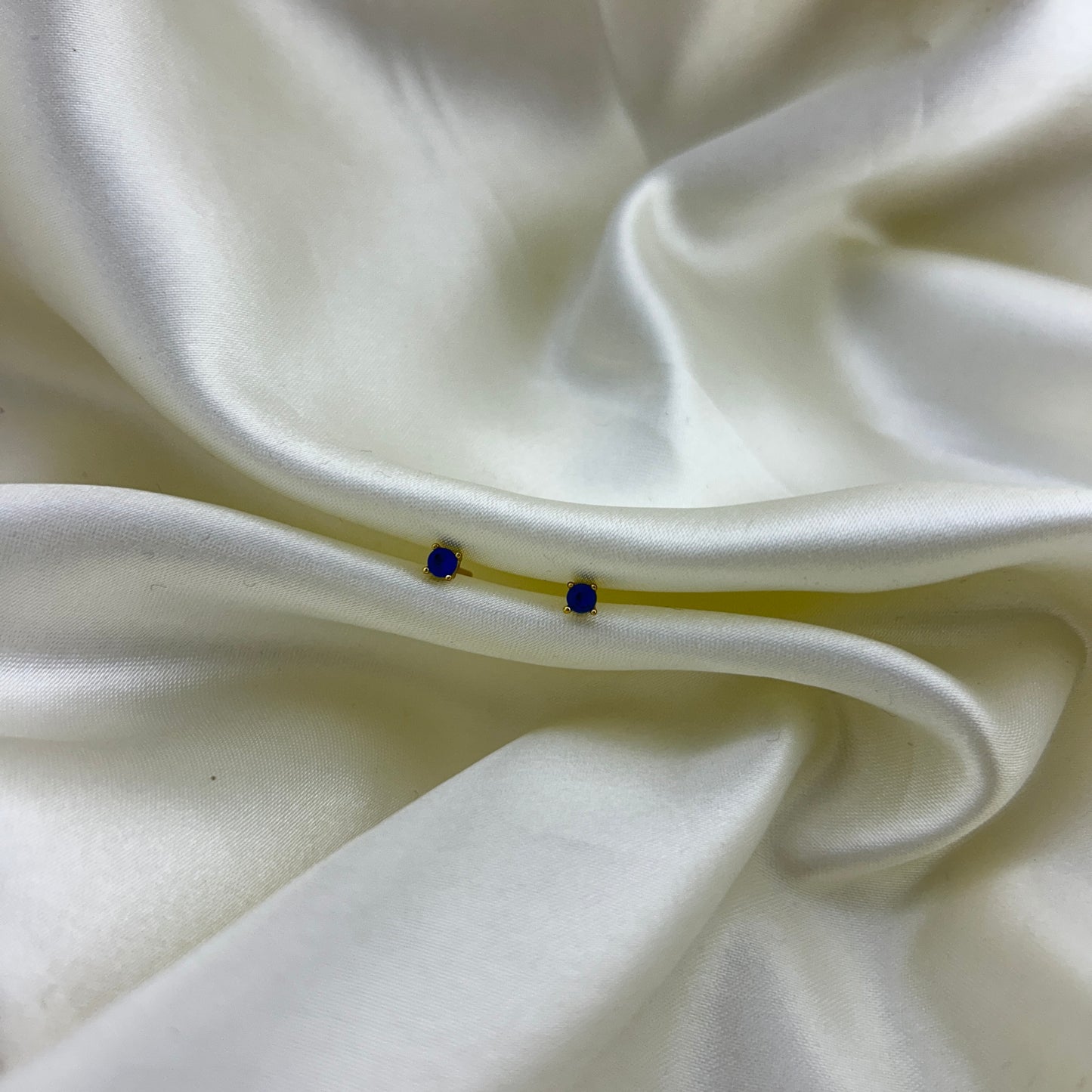 Tiny blue stone studs - minimal earrings
