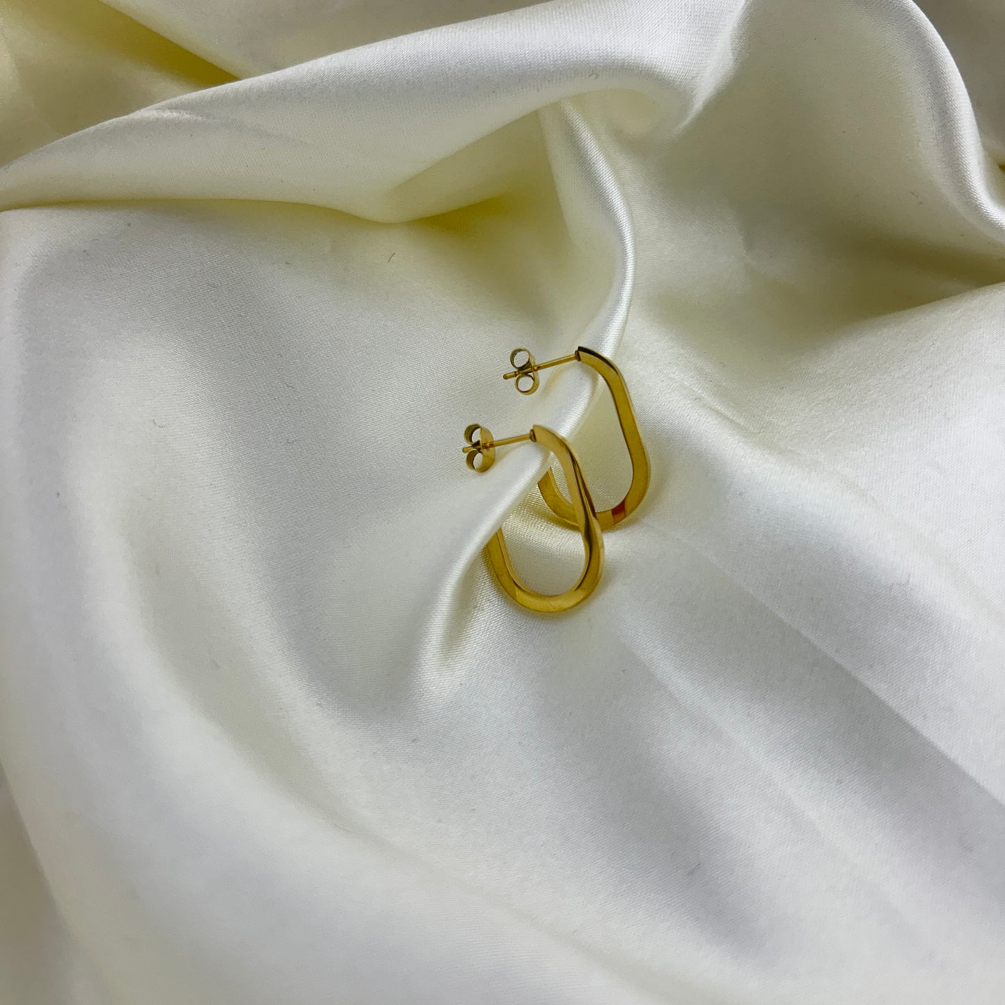 Simple golden hoops - earrings