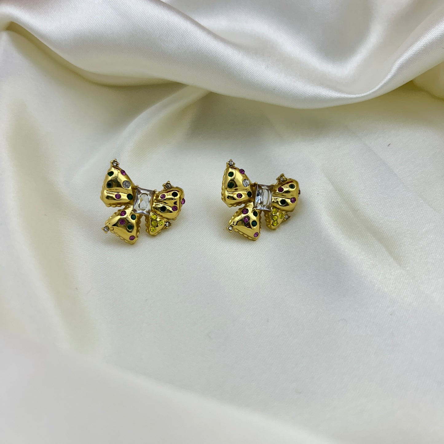 Trendy stone bow studs - earrings