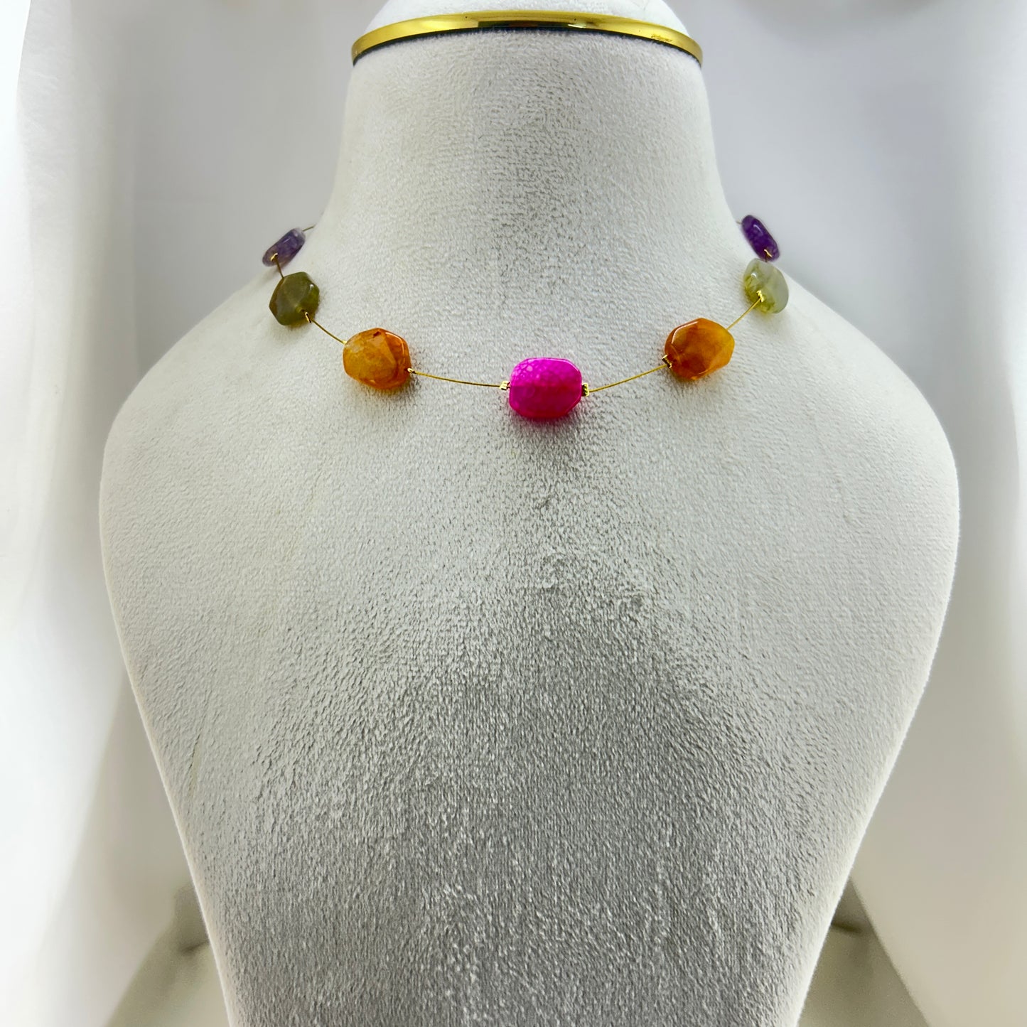 Multicolour crackeled bead - Natural stone invisible chain