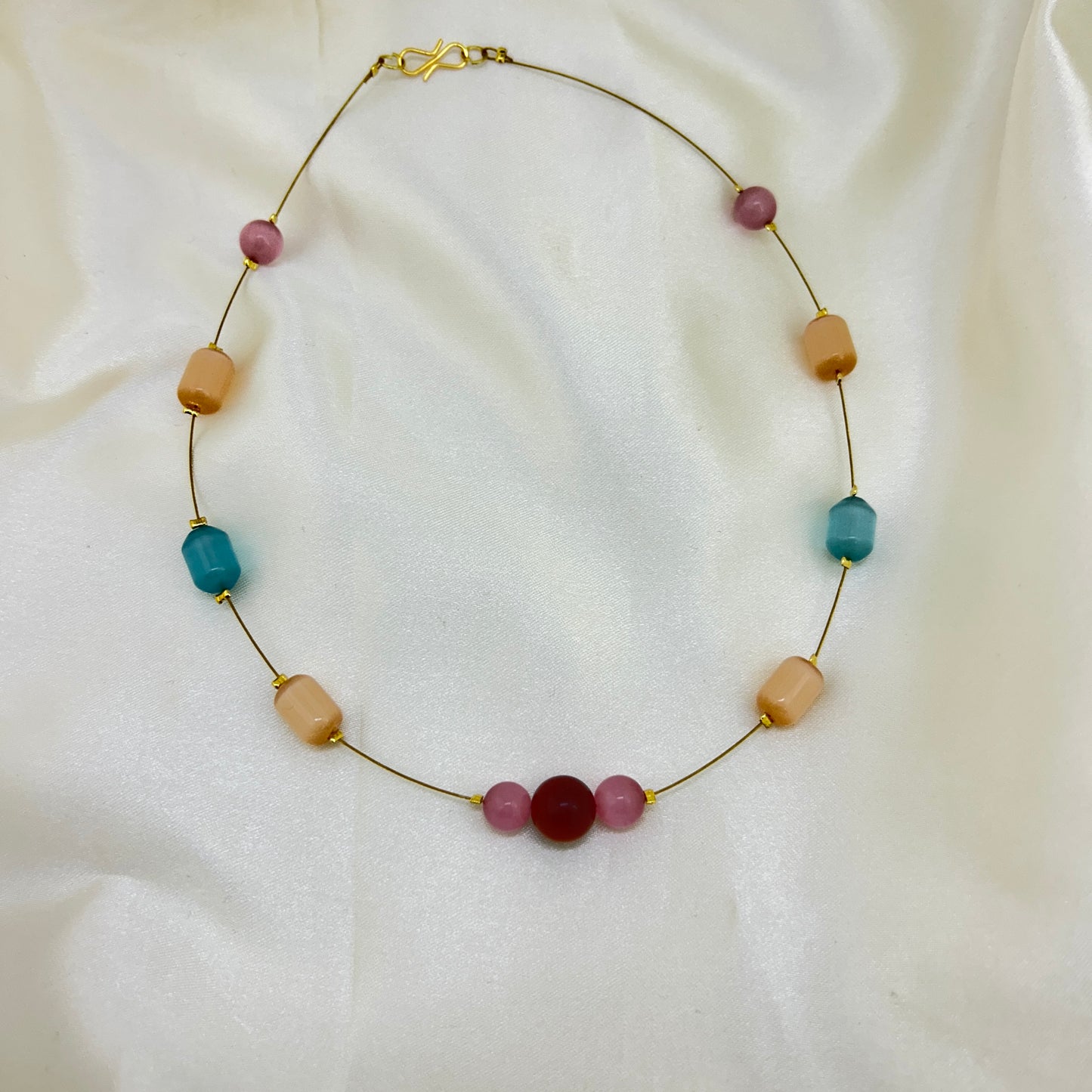 Sandstone and cate eye bead - Natural stone invisible chain