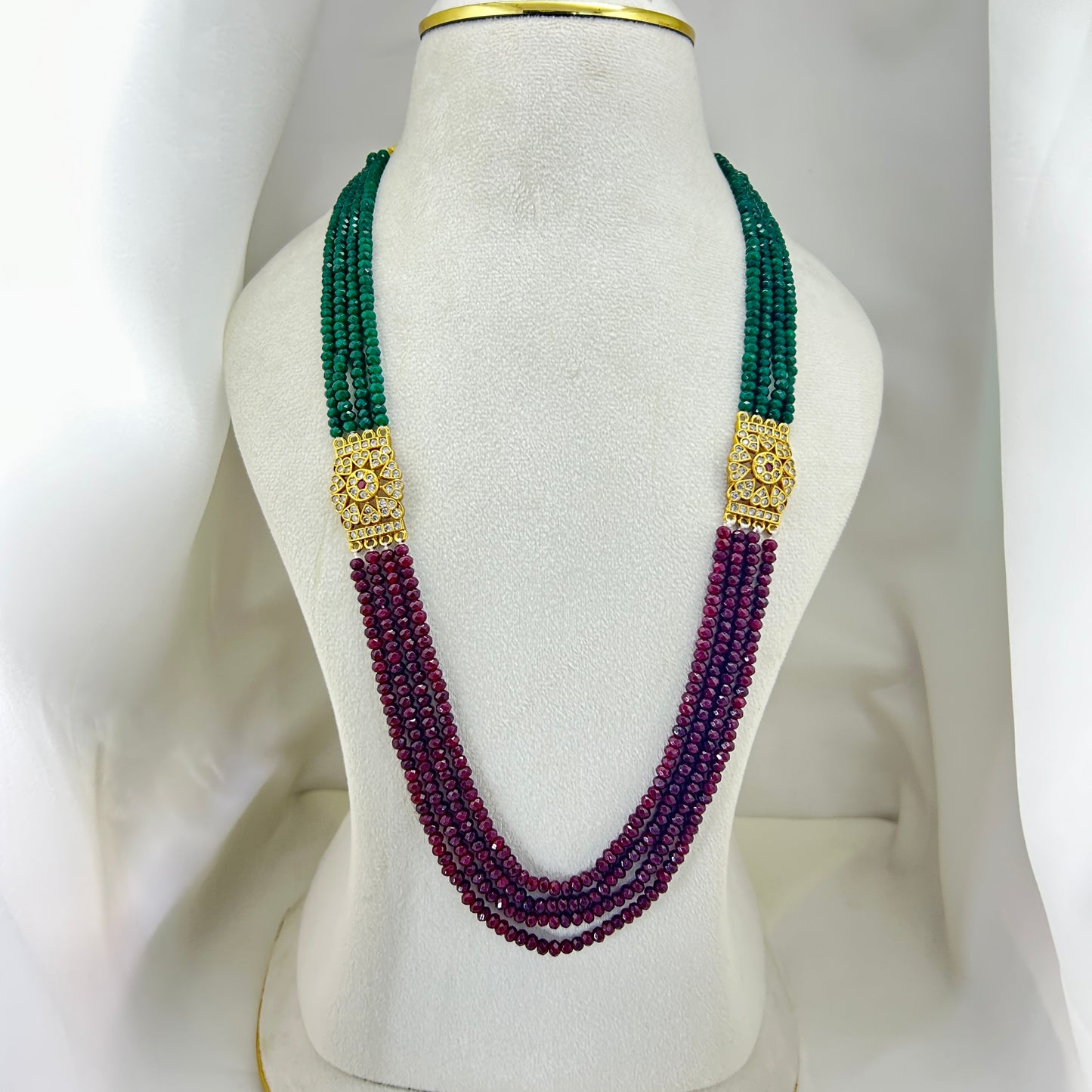 Green and maroon onyx bead necklace with side pendants