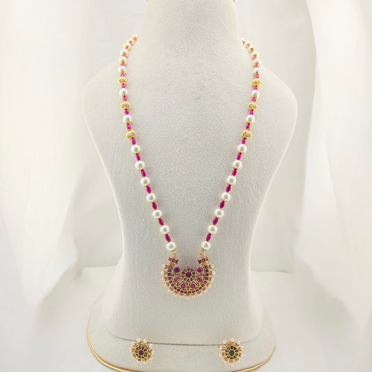 Pearl and ruby long necklace with Jadavu pendant and earrings