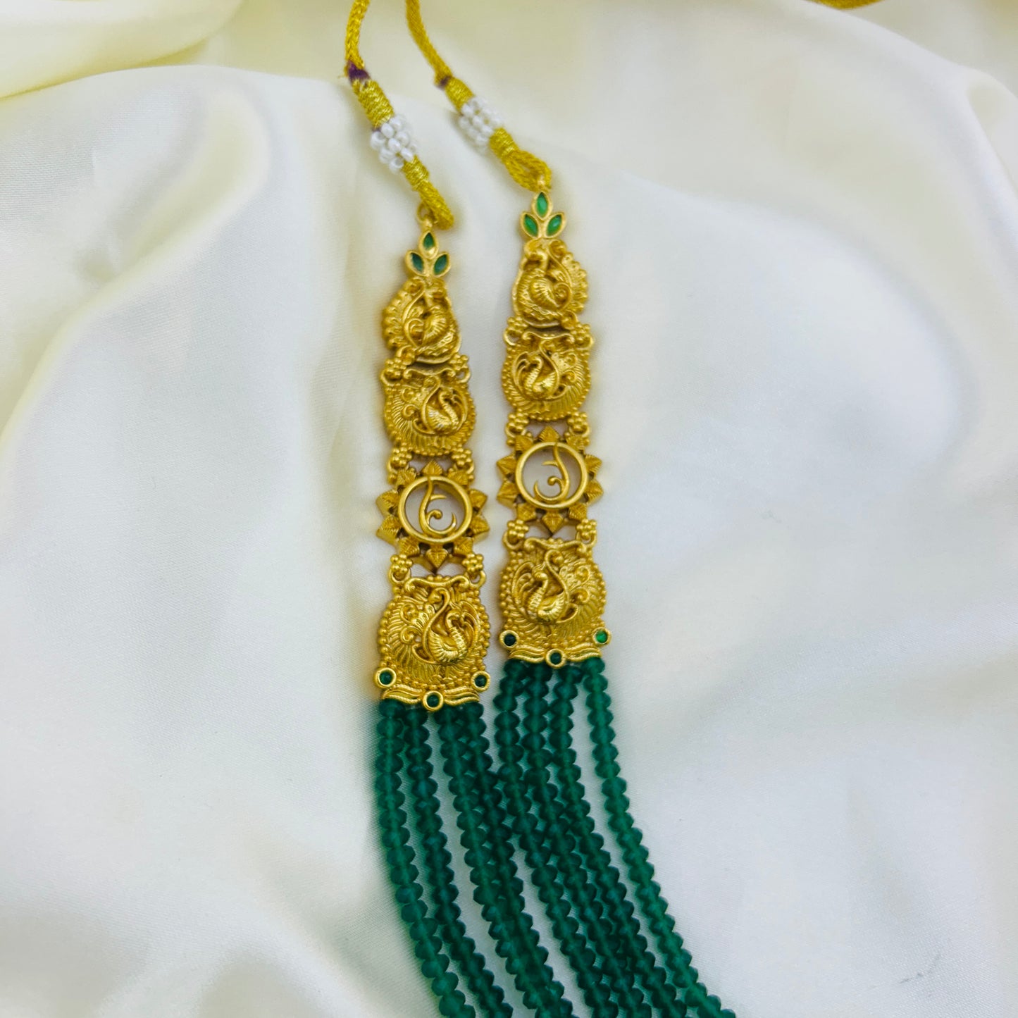 Dark Green Beaded Haara – Semi-Precious Necklace with Gold Accents