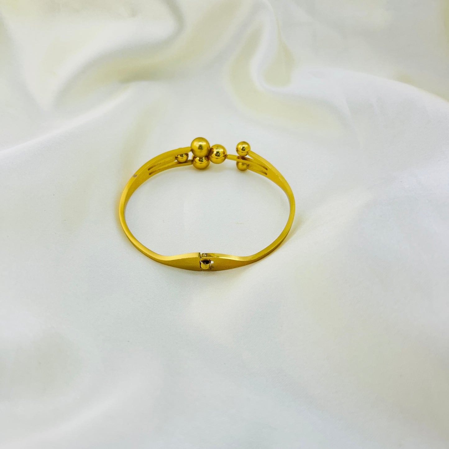 18K Gold Ball Cuff Bracelet – Minimal Open Demi-Fine clutch bracelet