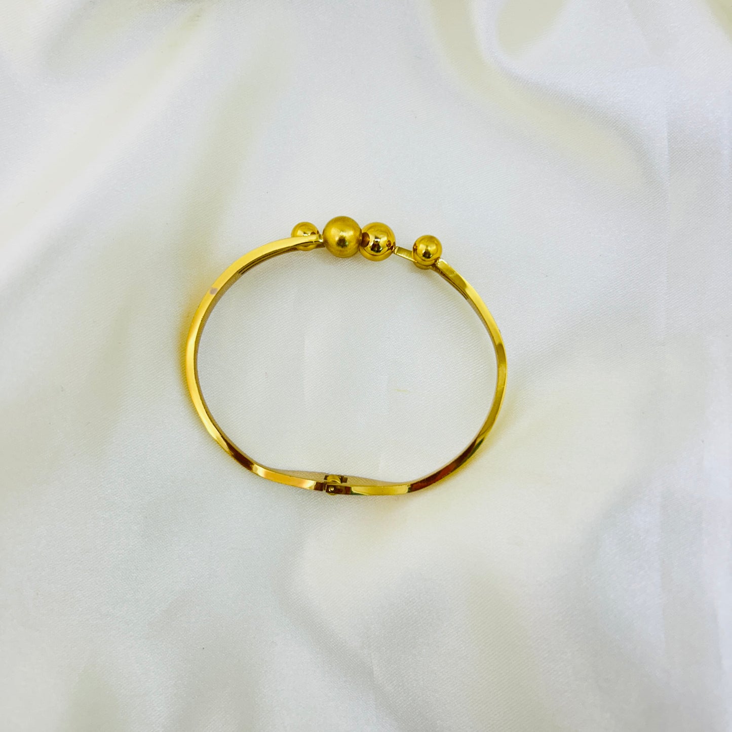 18K Gold Ball Cuff Bracelet – Minimal Open Demi-Fine clutch bracelet