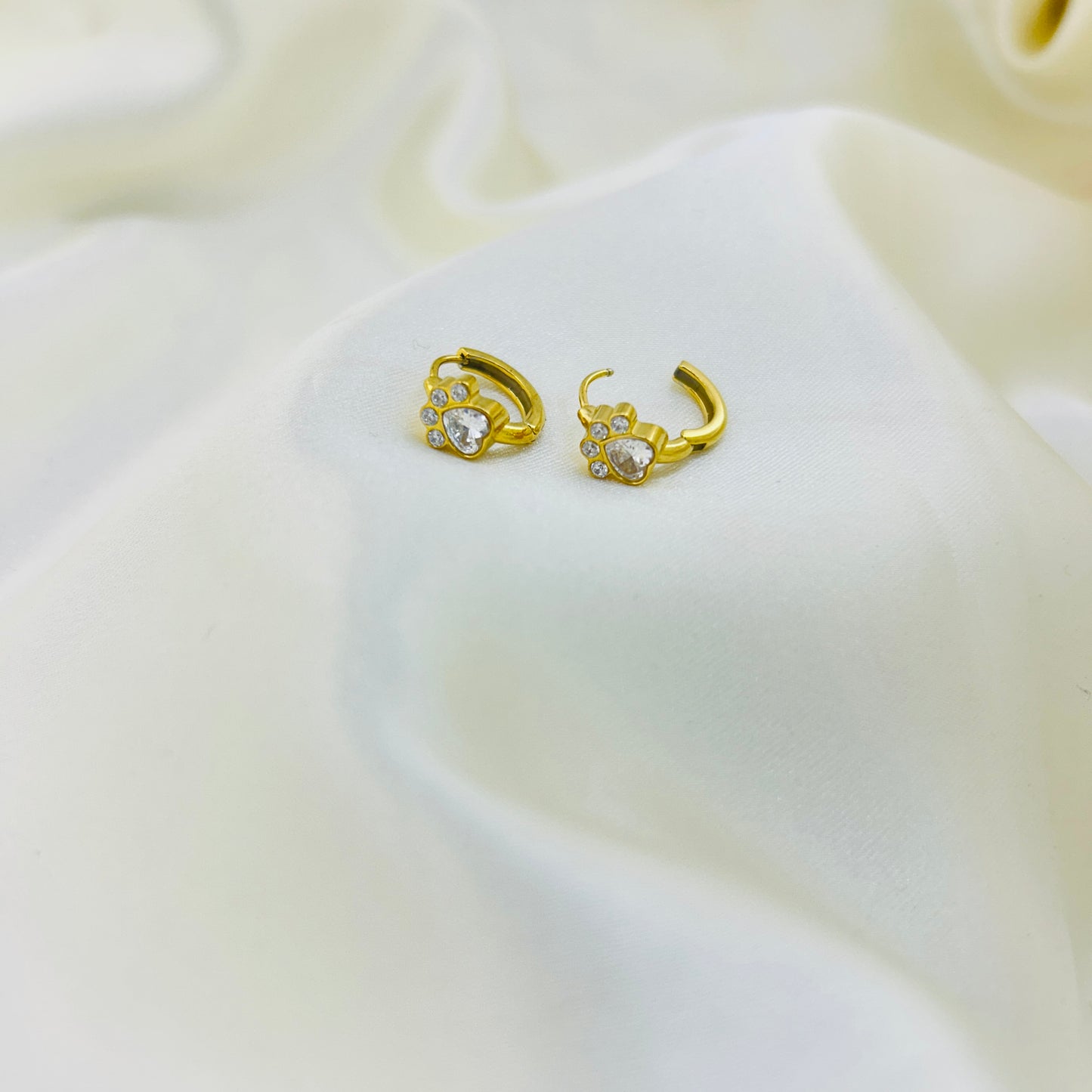 Paw Jewellery Set – 18K Gold Earrings & Necklace for Pet Lovers