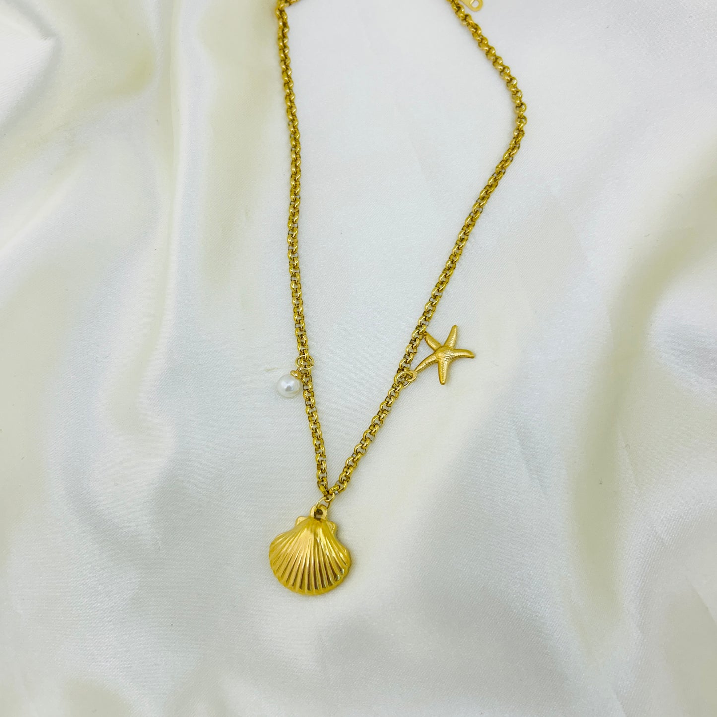 SEA CHARM NECKLACE (Shell, Star & Pearl)