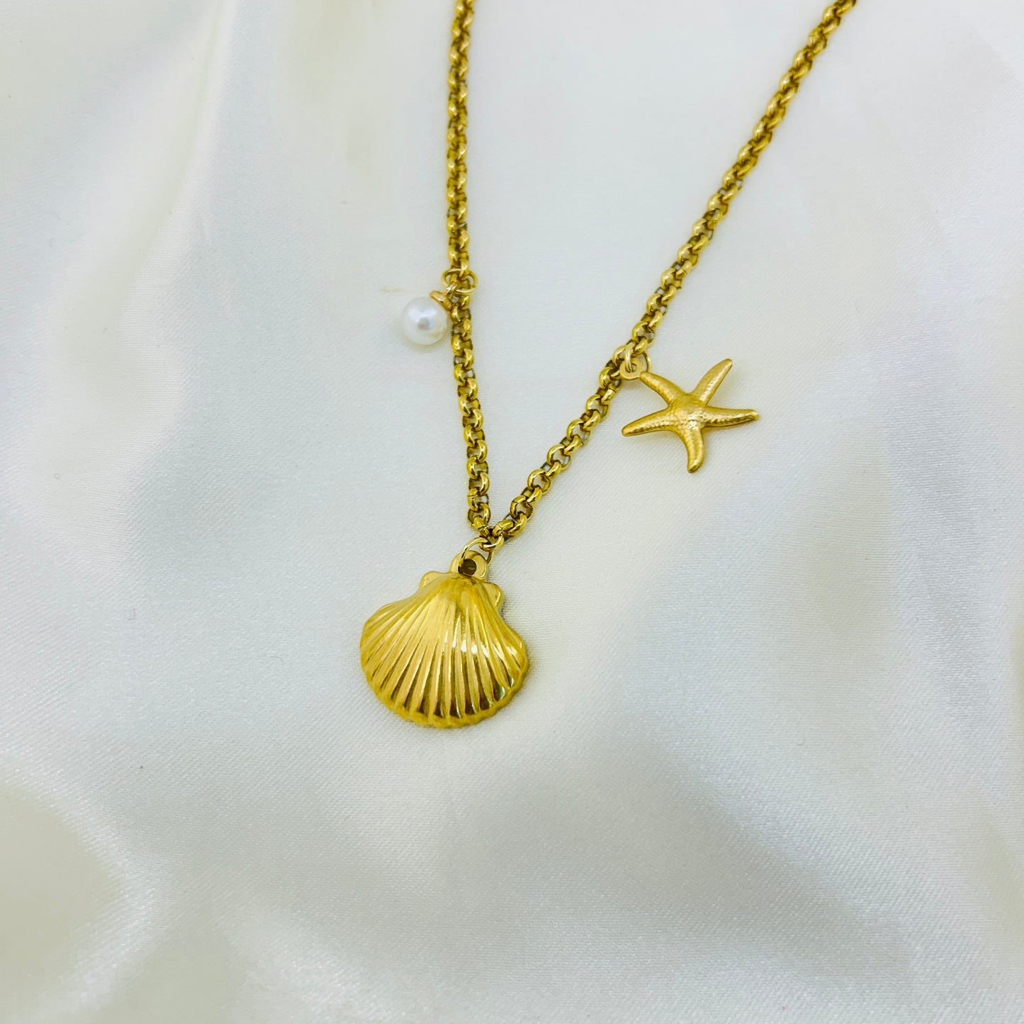 SEA CHARM NECKLACE (Shell, Star & Pearl)