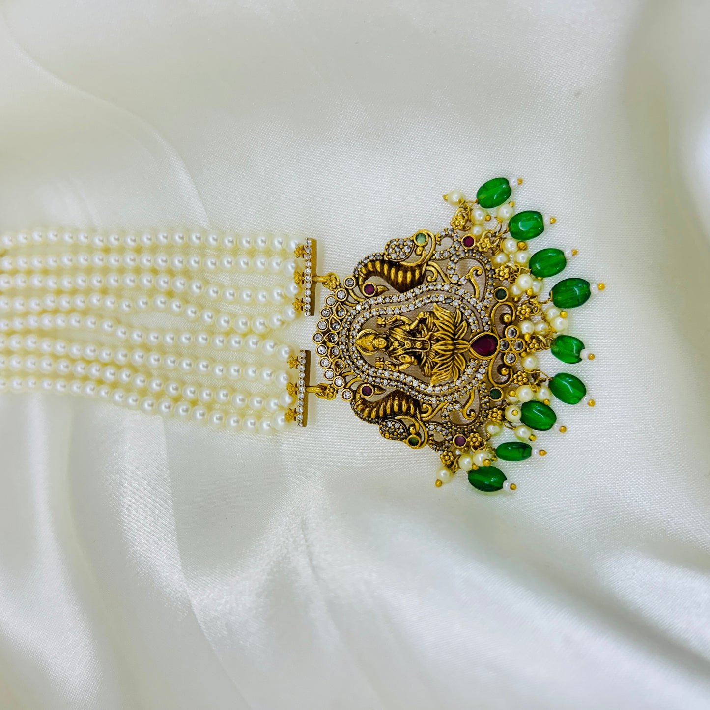 FOUR LAYER PEARL HAARA – LAKSHMI CENTRE PENDANT
