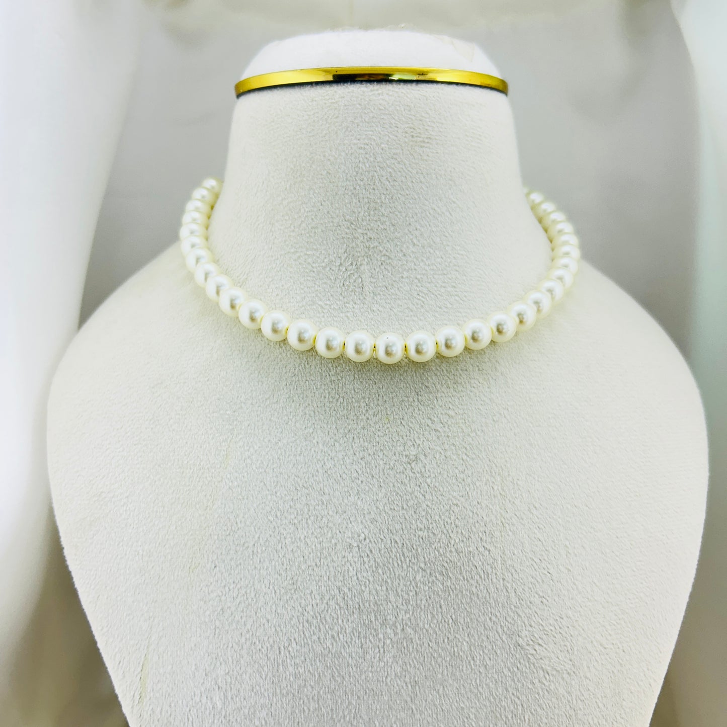 SINGLE LINE PEARL SHORT NECKLACE – MINIMAL CELEBRITY STYLE