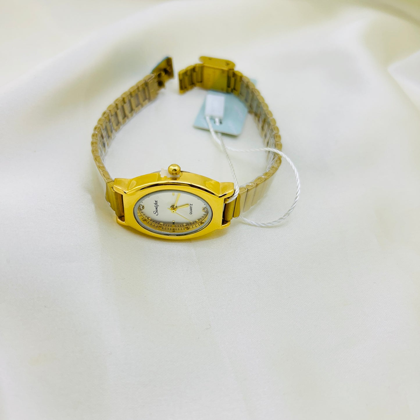 Classic White Oval dial watch