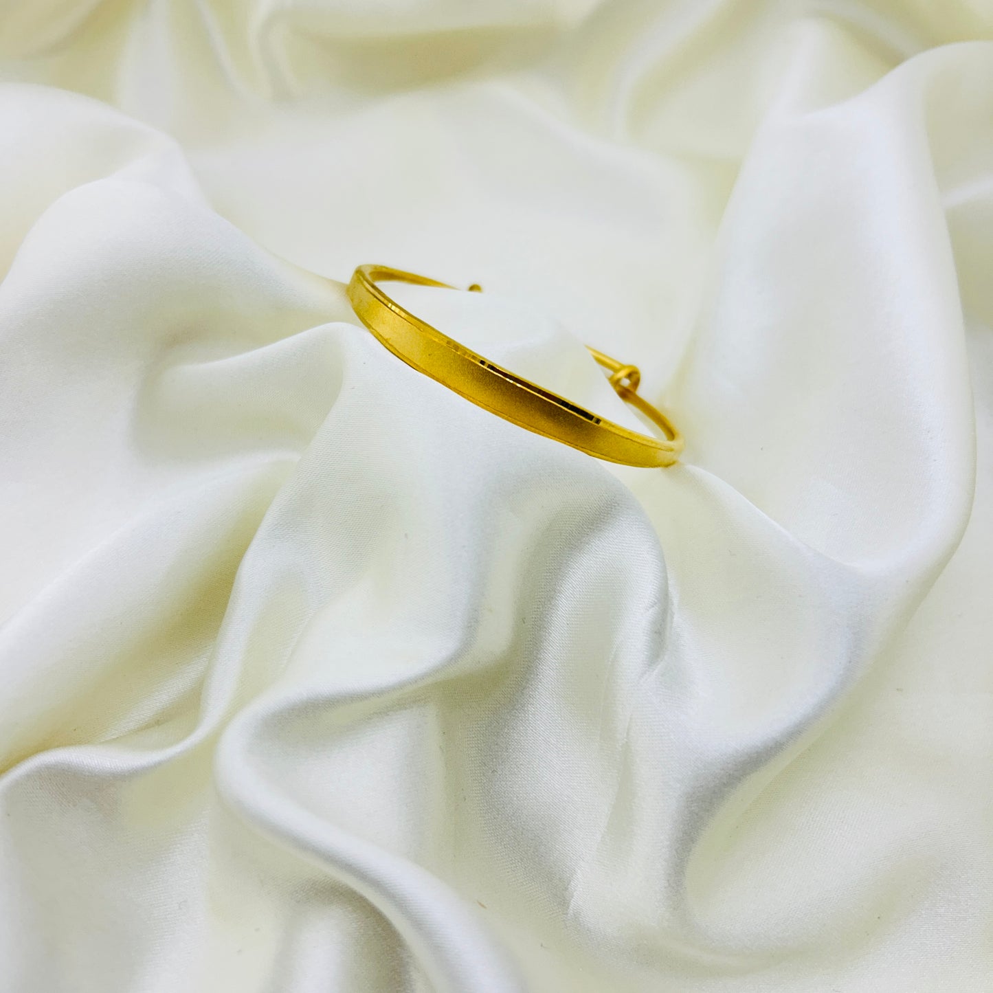 Pure Elegance Gold Kada
