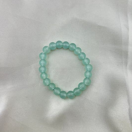 Round and smooth light blue crystal bracelet