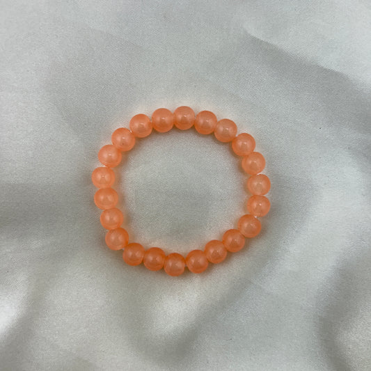 Round and smooth peach crystal bracelet