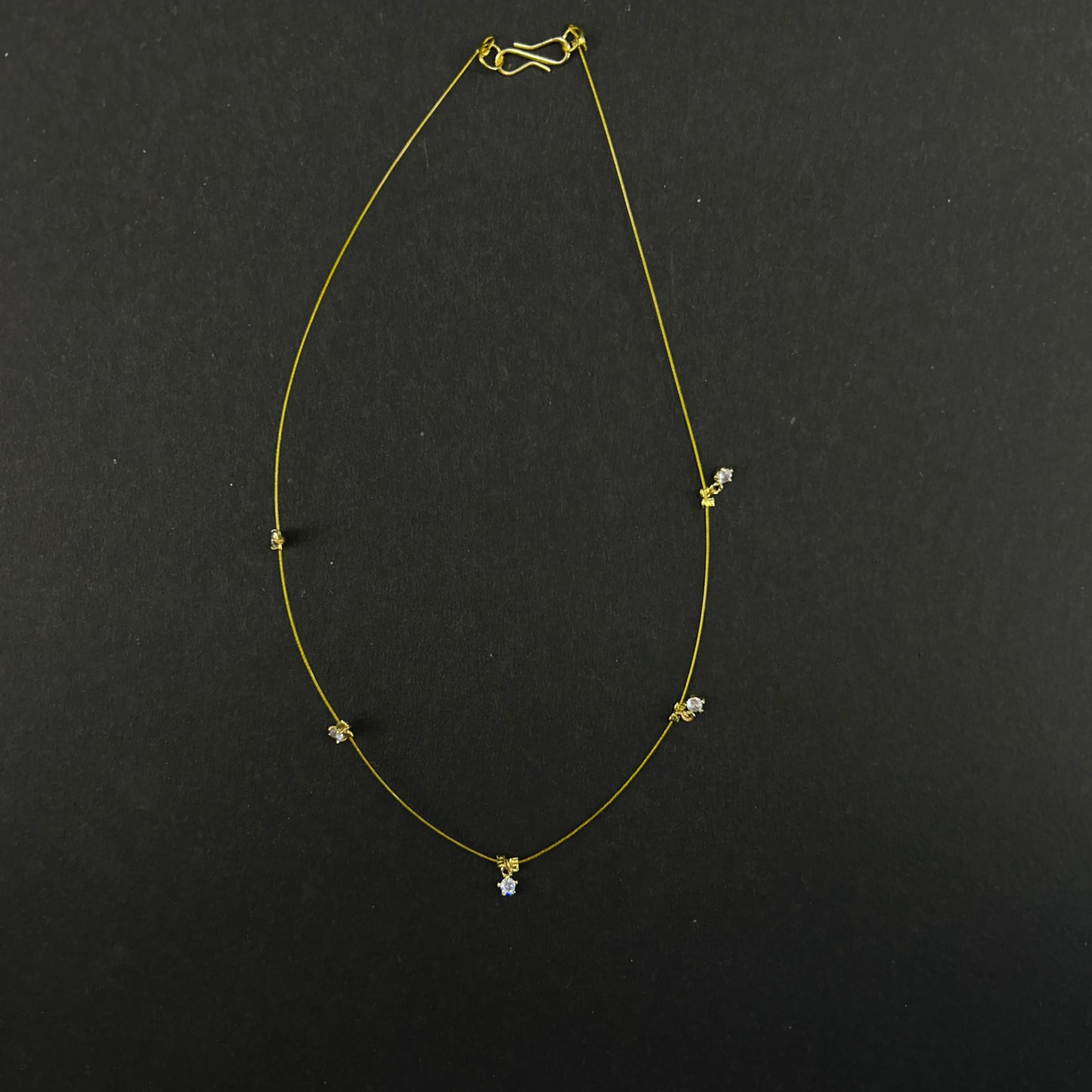 Star shape pendants invisible chain (2-sided use)
