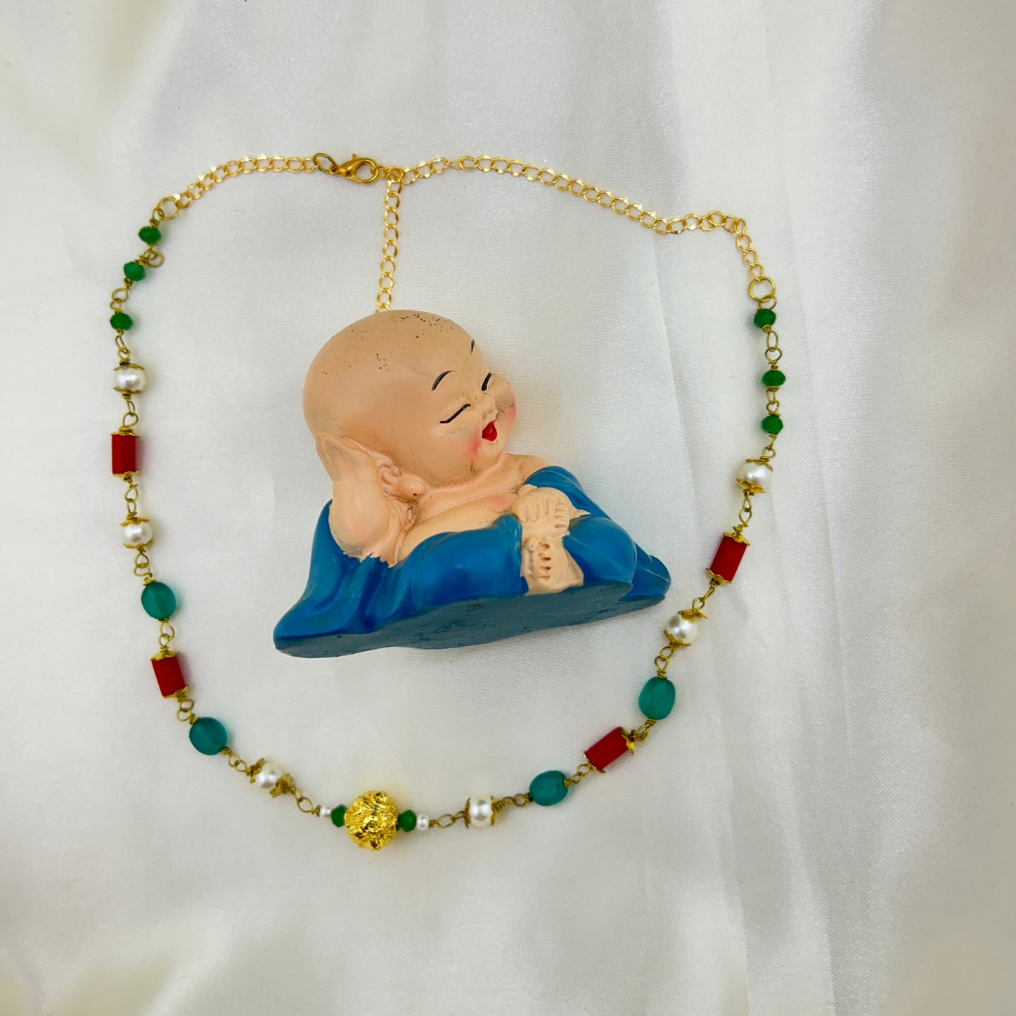 Semi-precious beaded short necklace