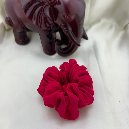 Shimmering silk scrunchie - Dark pink