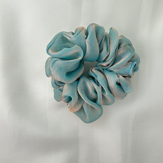 Shimmering silk scrunchie - Silvery blue