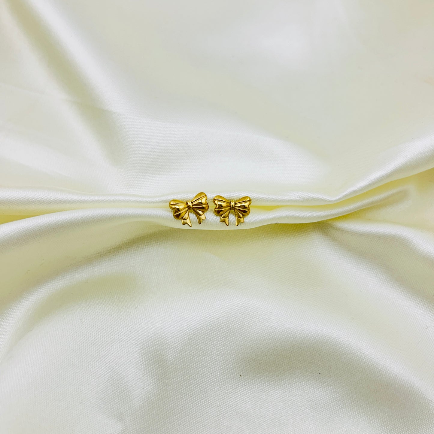 Beautiful Bow pendant - necklace and earring set