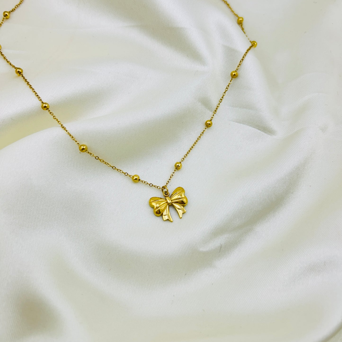 Beautiful Bow pendant - necklace and earring set