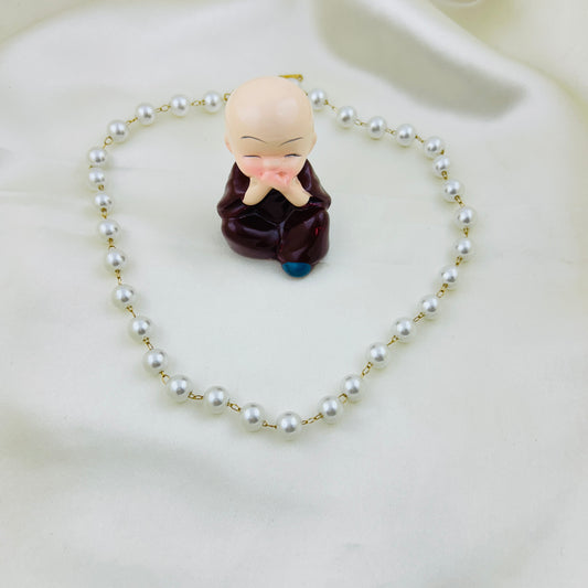 Round pearls all around demifine necklace