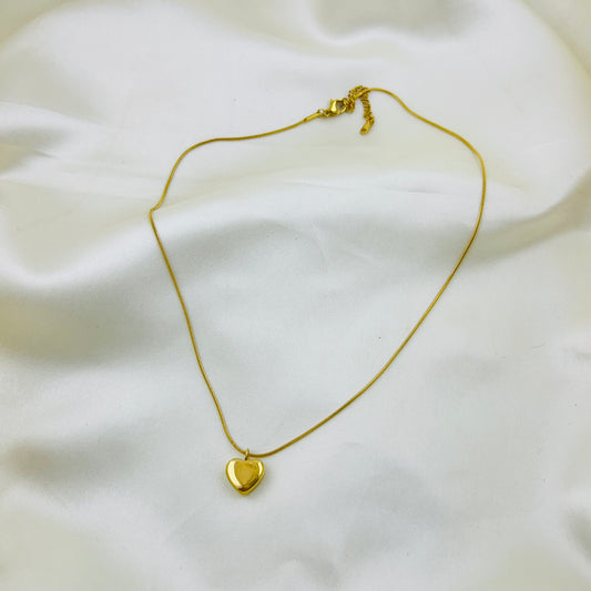 Beautiful heart pendant and chain demifine necklace