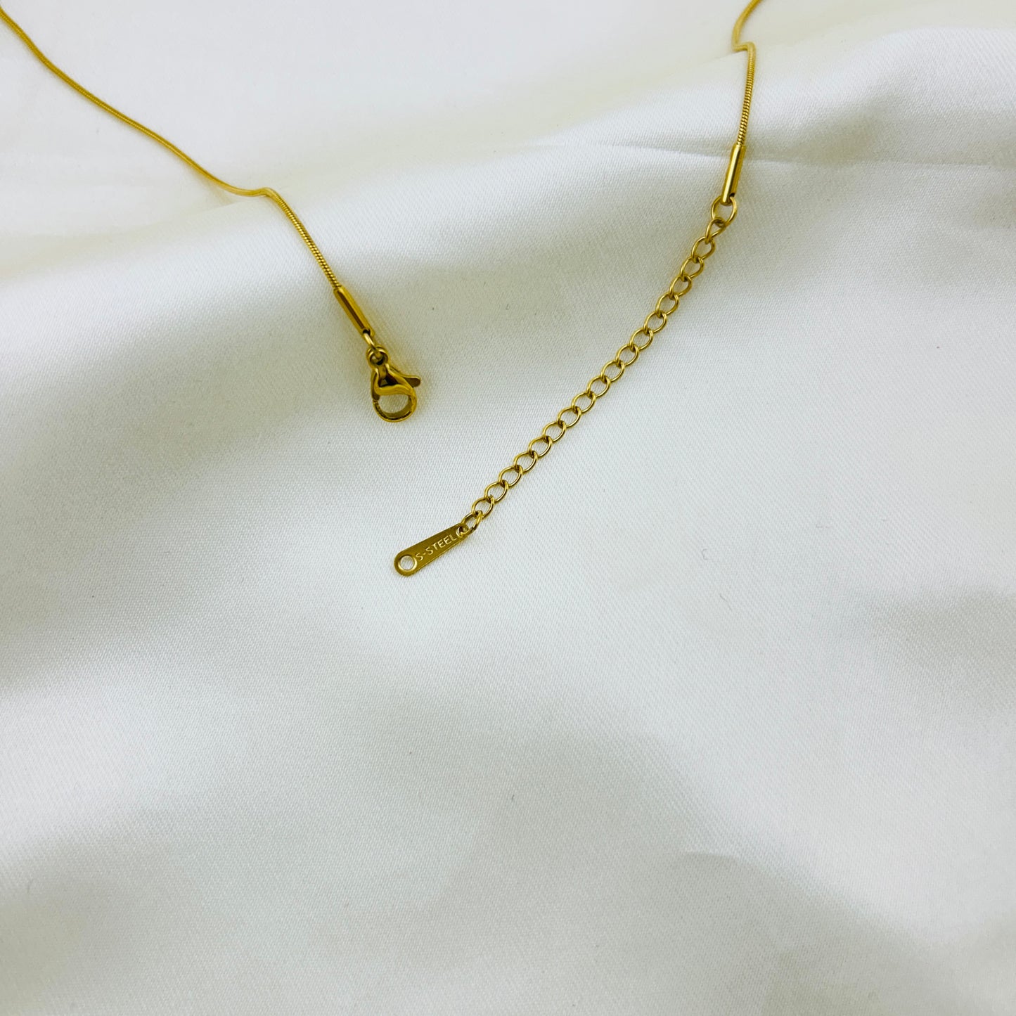 Beautiful heart pendant and chain demifine necklace