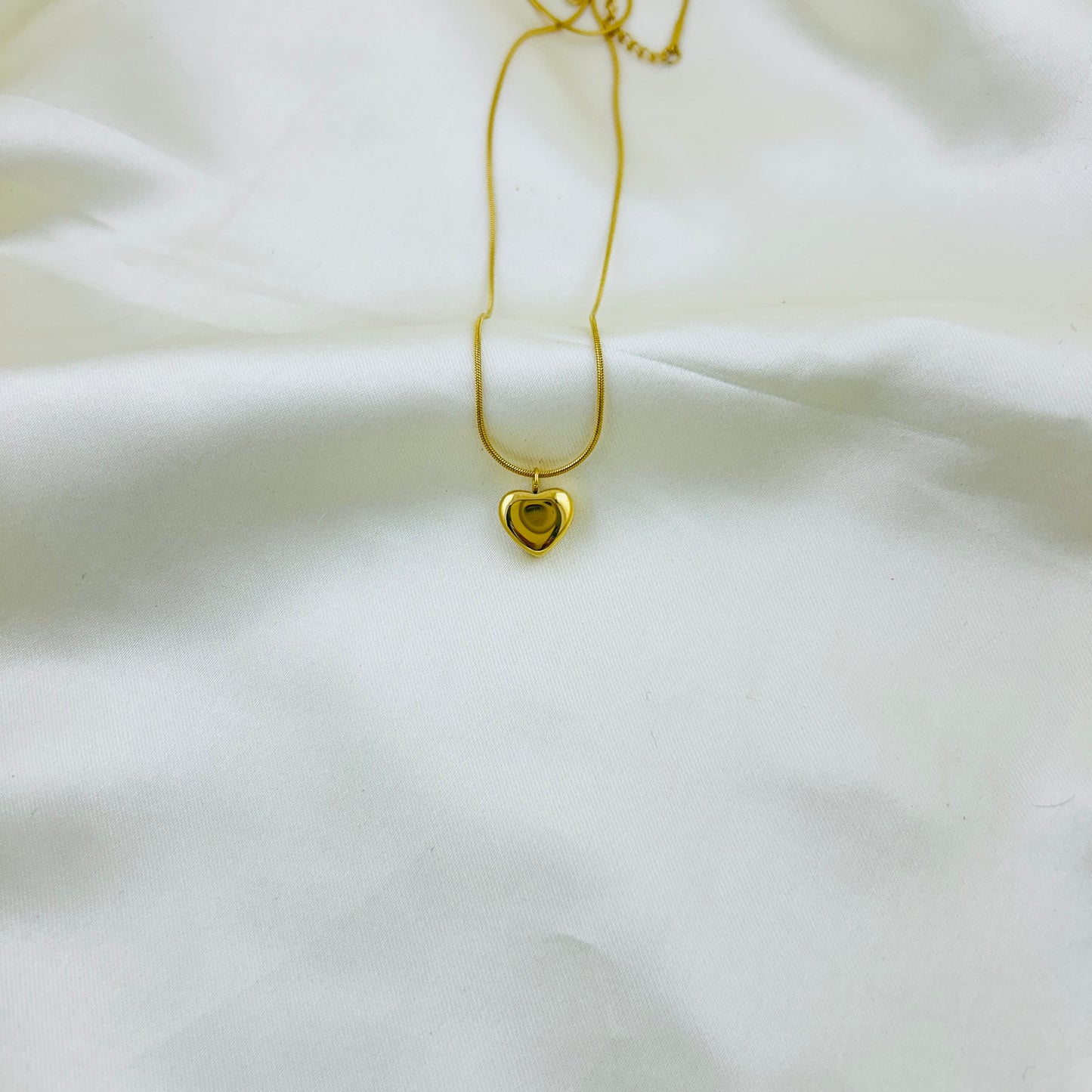Beautiful heart pendant and chain demifine necklace