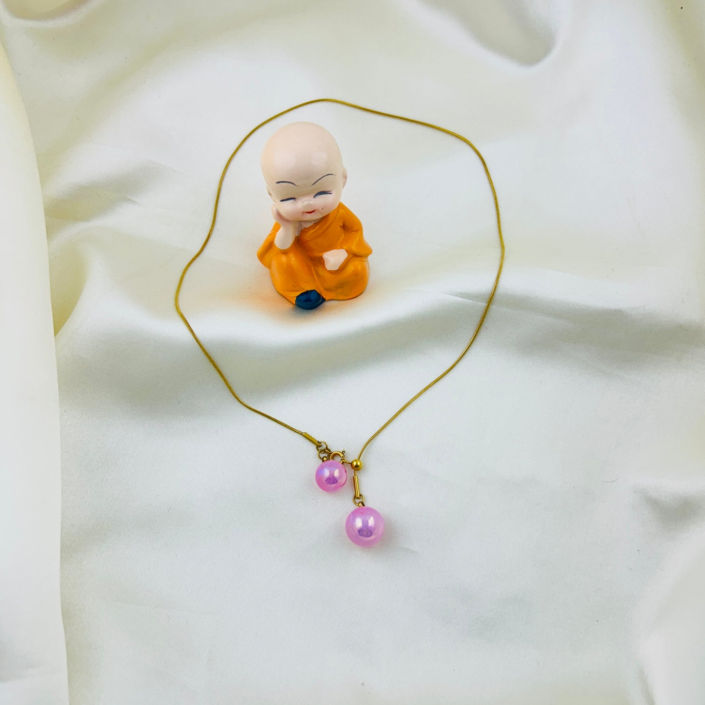 Pink beads front lock pendant demifine necklace