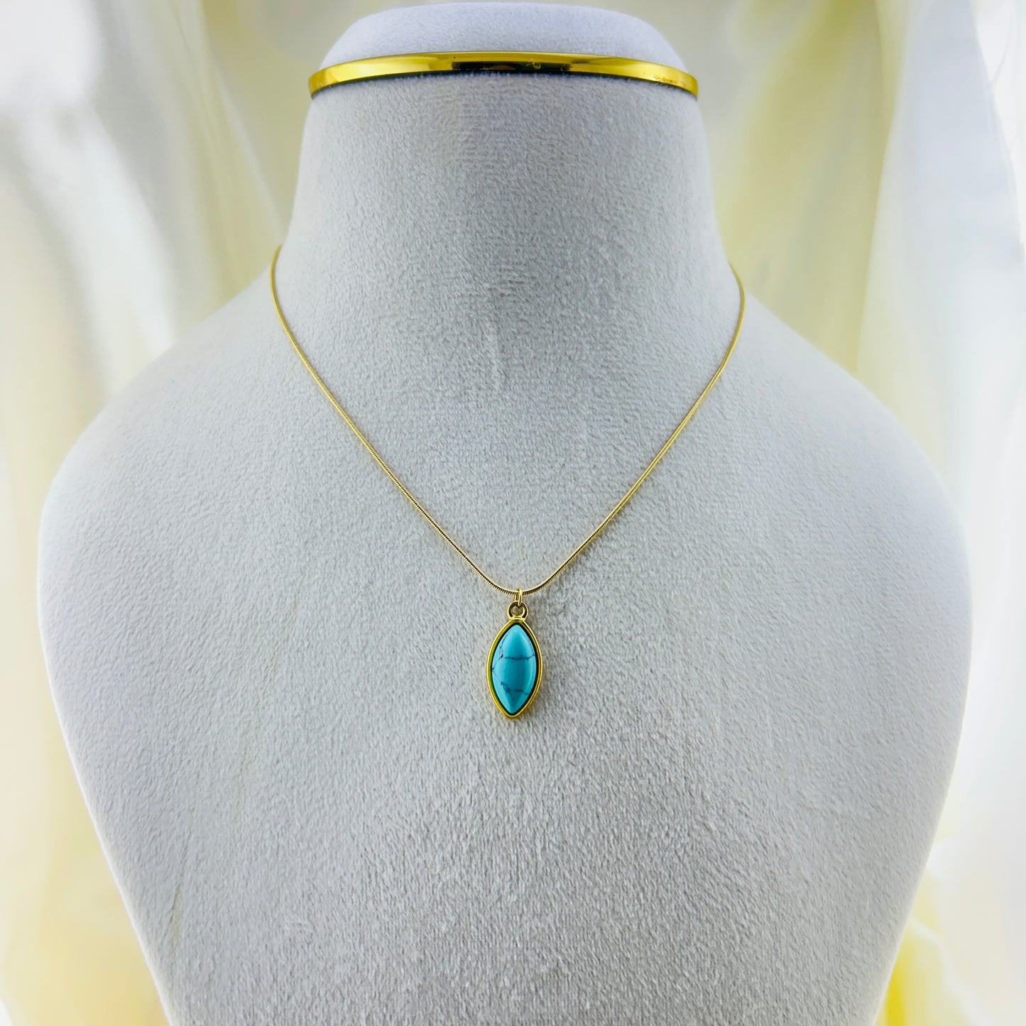Gemstone oval pendant demifine necklace
