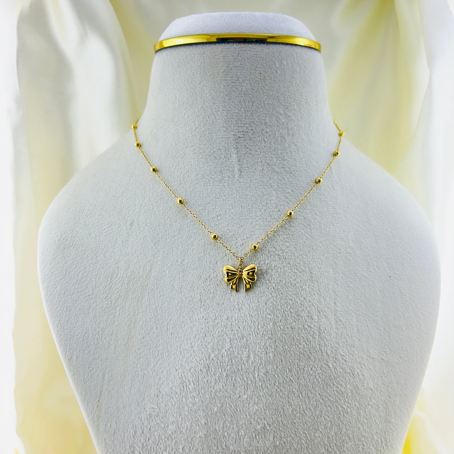 Beautiful Bow pendant - necklace and earring set