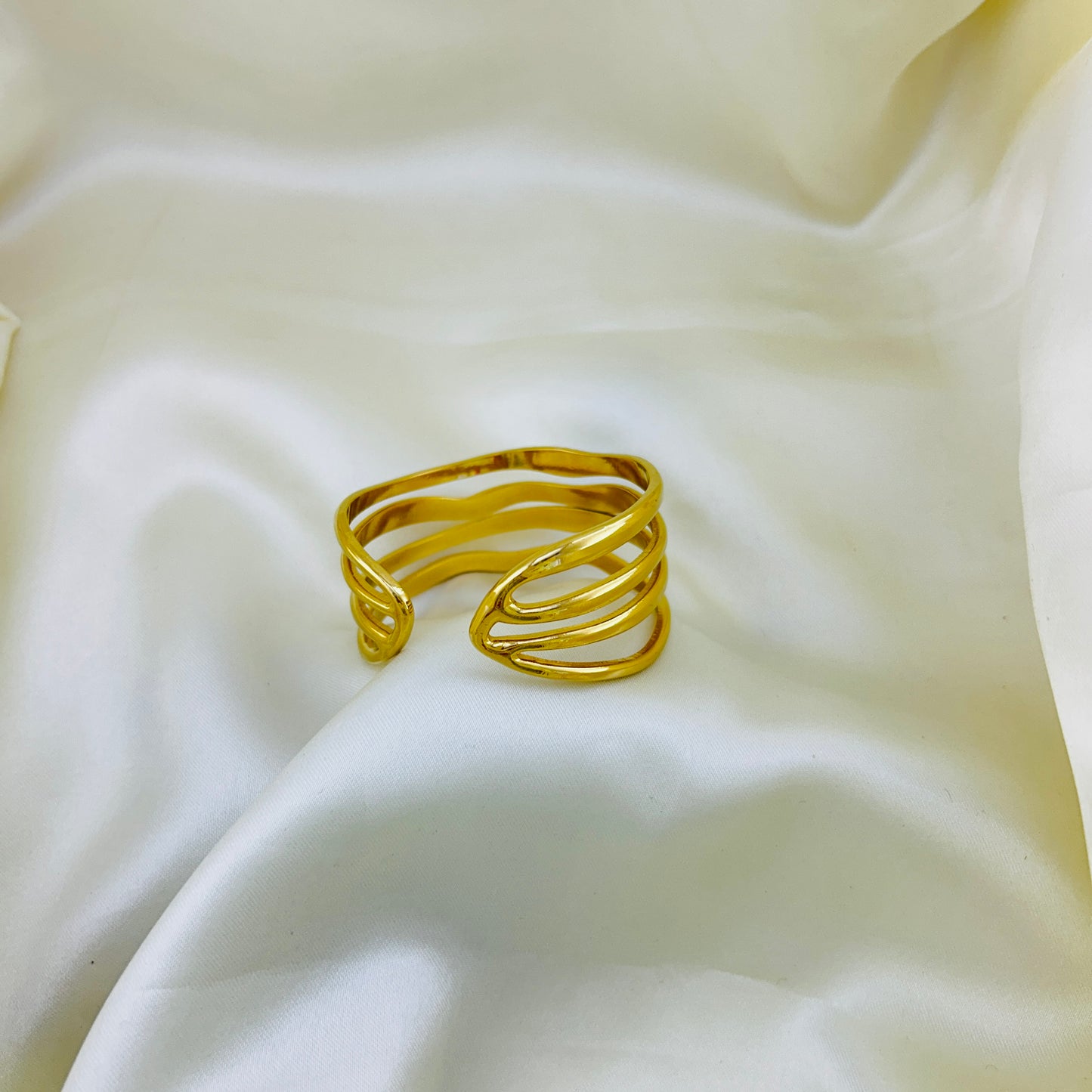 Four layer wavy golden cuff bracelet - kada