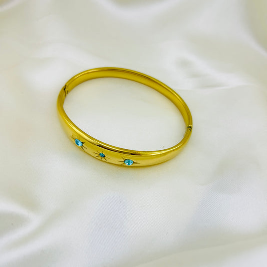 Light blue stone oval clutch bracelet - kada