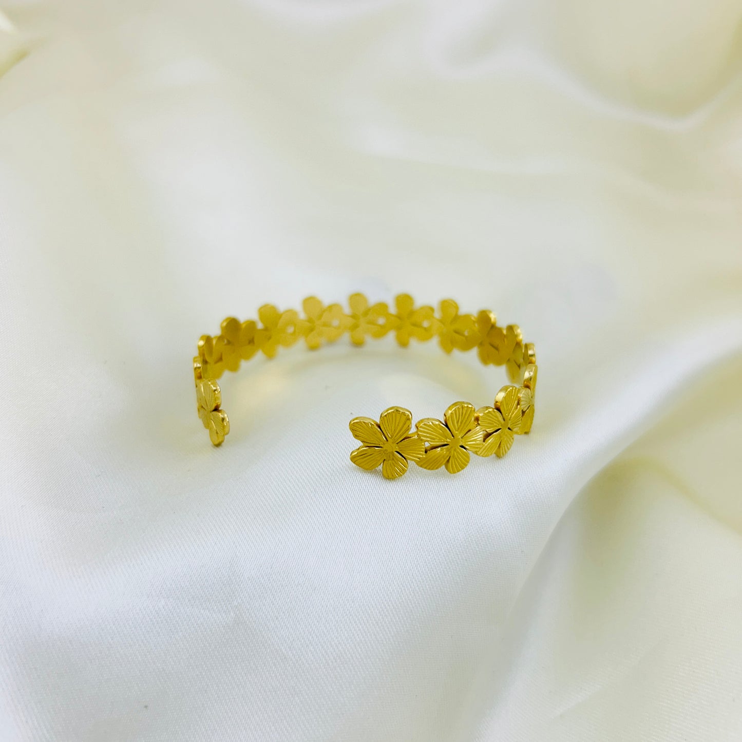 Flower cuff bracelet - adjustable kada