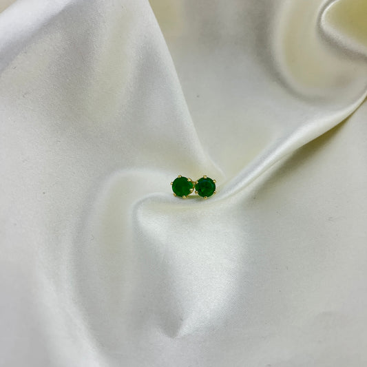 Emerald green round stone small stud  - earrings