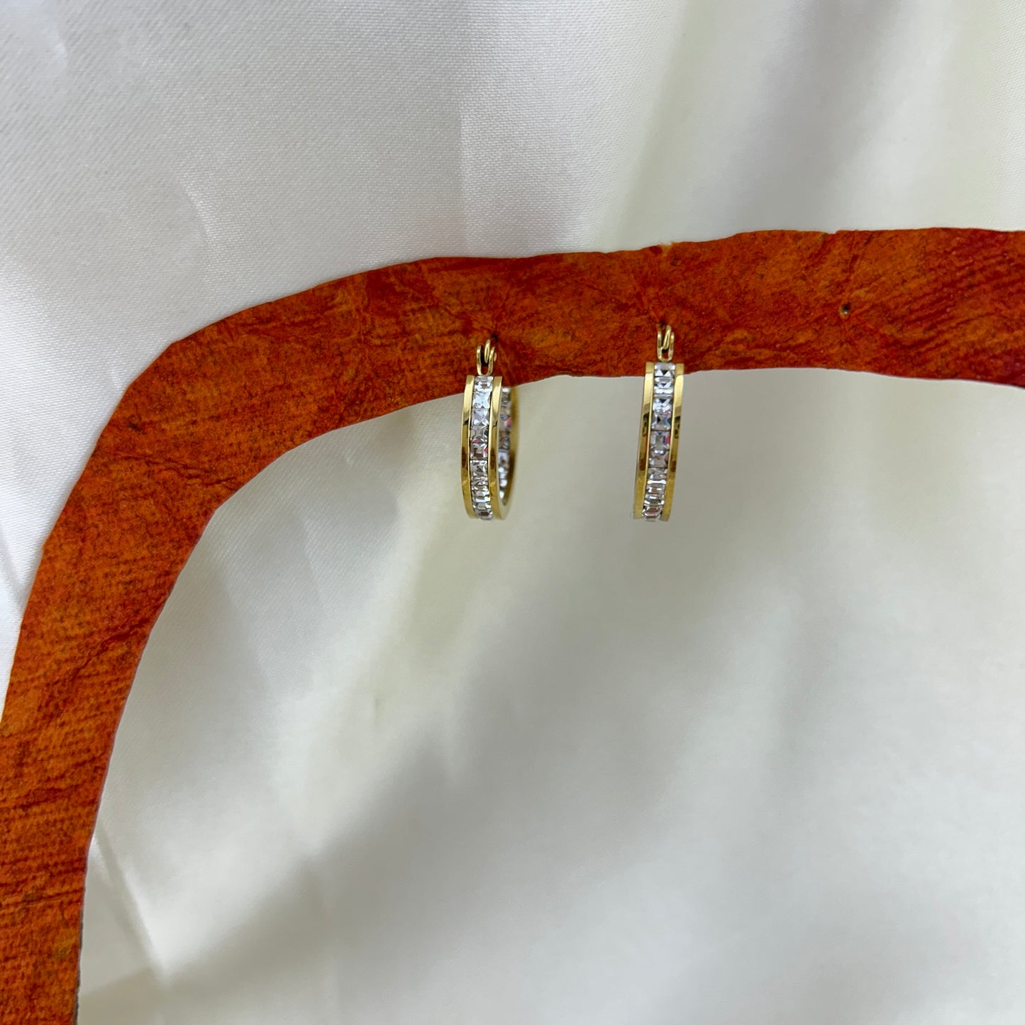 Minimal stoned rings - hoop earrings
